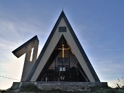 71 Cappelletta di vetta del Pizzo Cerro (1285 m)